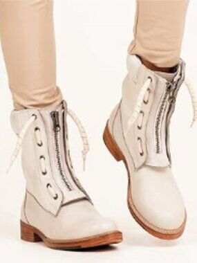 Vintage Foundry Co Women's Filo Boot 10